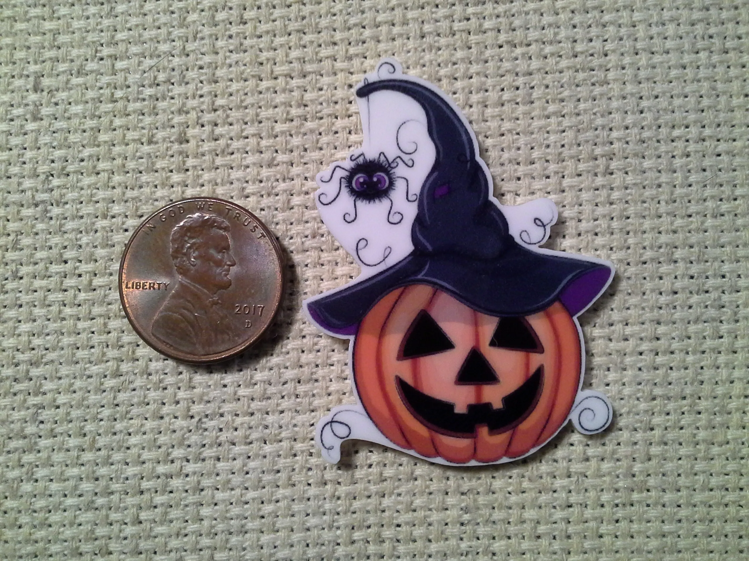 Witch Hat Wearing Pumpkin Needle Minder, Cover Minder, Magnet